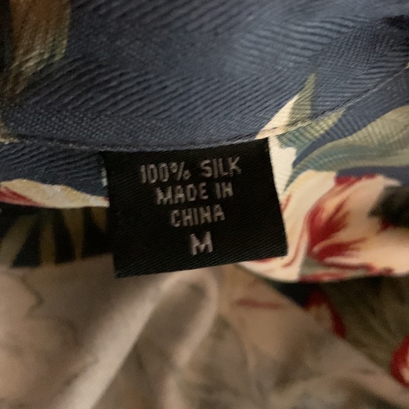 Izod silk Hawaiian shirt Size Medium - Picture 7 of 8